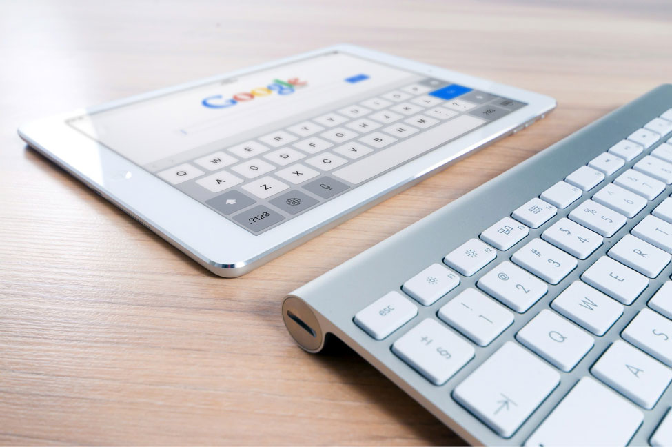 Using SEO metrics in content marketing on tablet