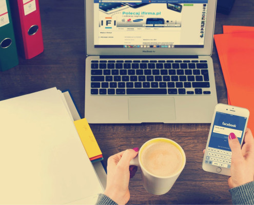 Using social media while searching online.
